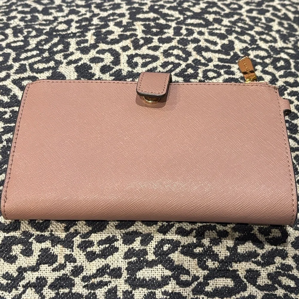 Like New Michael Kors Jet Set Travel Wallet/ Phone Holder *No Wrist Strap*